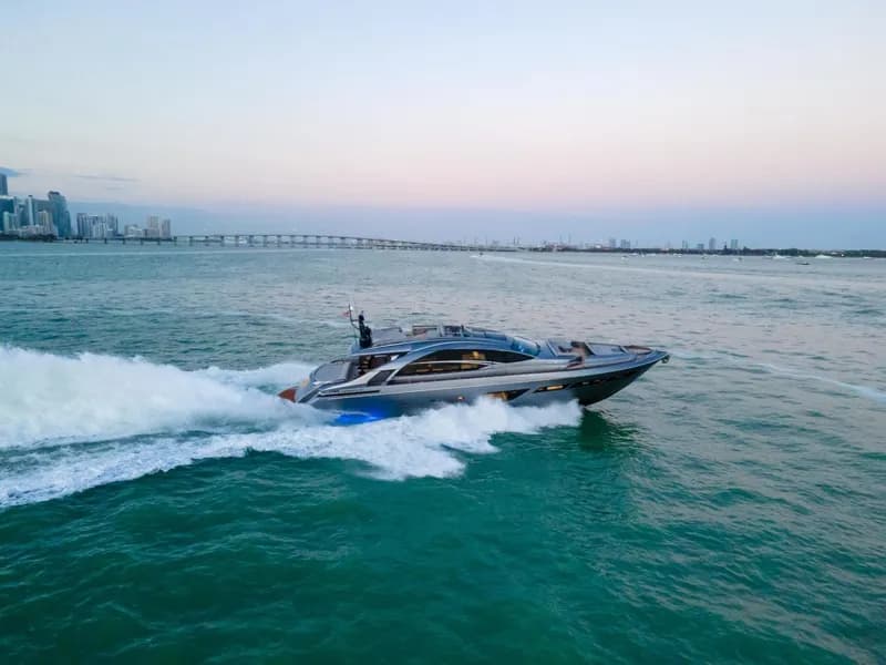 2021 Pershing 8X