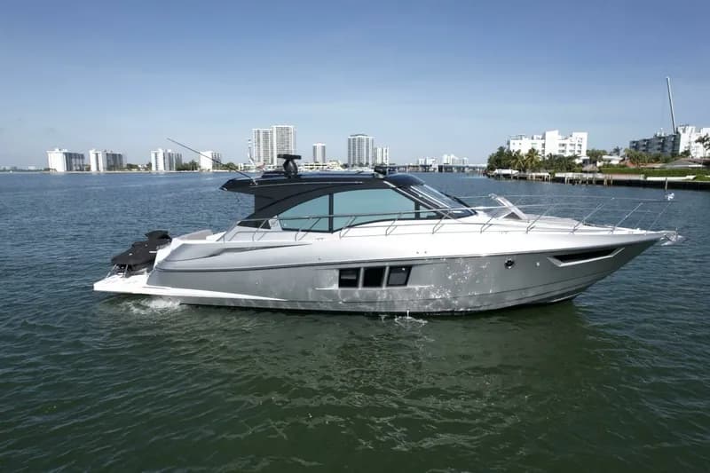 2018 Cruisers Yachts 45 Cantius