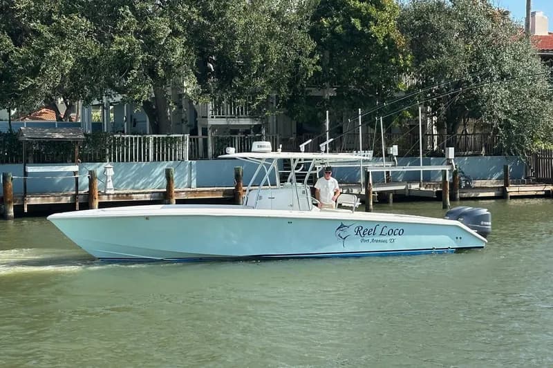 2003 Venture 34 Center Console