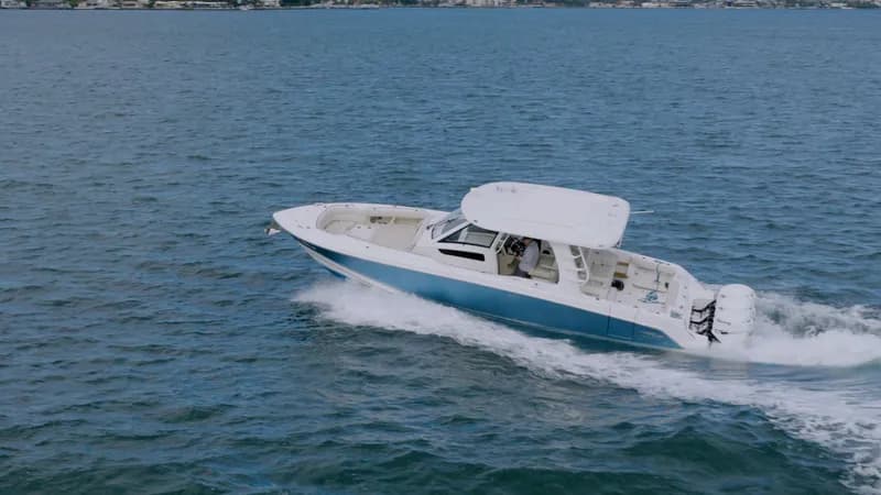 2019 Boston Whaler 350 Realm