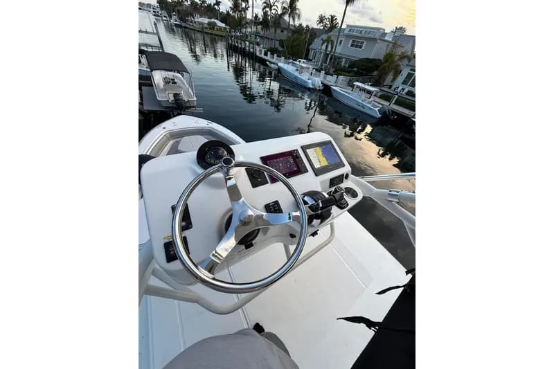 2020 Boston Whaler 380 Outrage