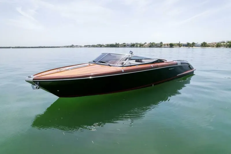 2020 Riva 33