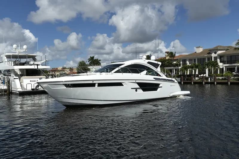 2019 Cruisers 54 Cantius
