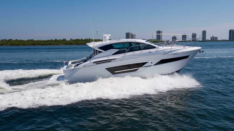 2023 Cruisers Yachts 42 Cantius