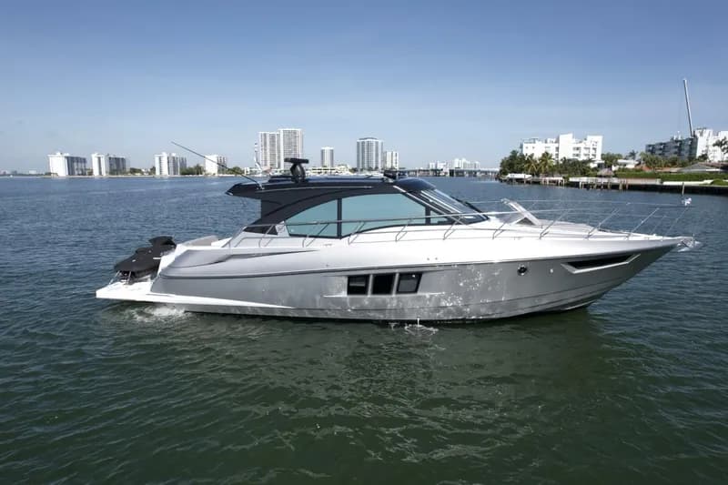 2018 Cruisers Yachts 45 Cantius