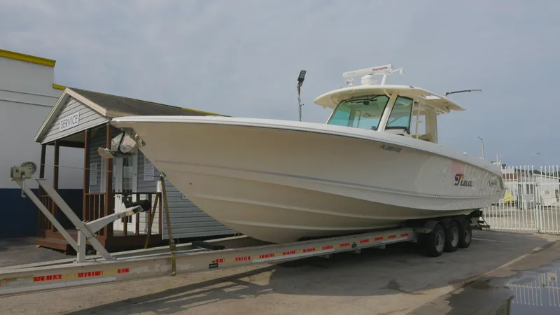 2018 Boston Whaler 380 Outrage