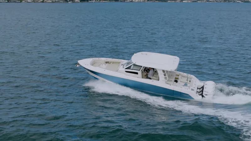 2019 Boston Whaler 350 Realm