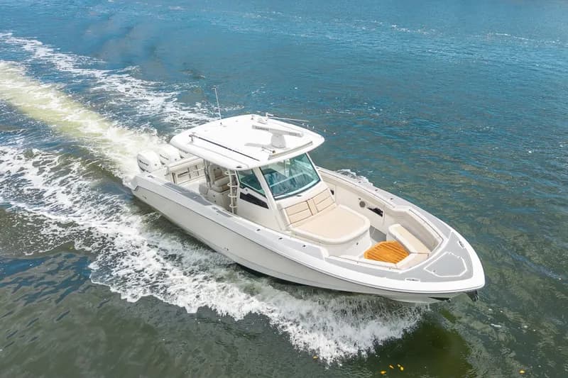 2018 Boston Whaler 380 Outrage