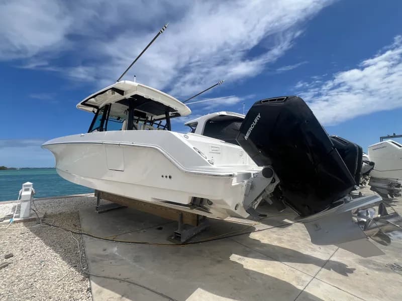 2023 Boston Whaler 380 Outrage